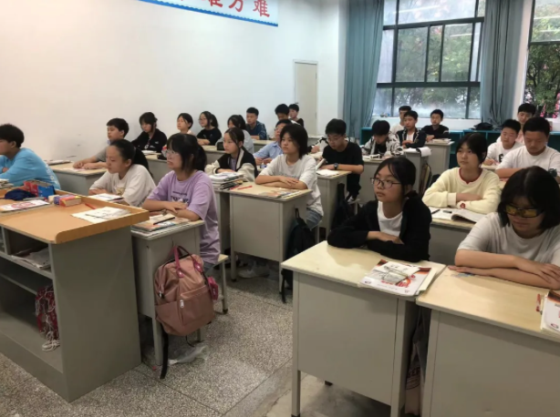 中學(xué)部 ｜ 洛陽復(fù)興學(xué)校學(xué)習(xí)紀(jì)念“九一八”事變主題活動