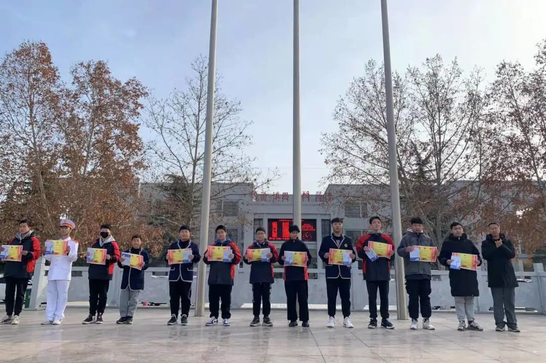 初中部 | 春天我們應(yīng)該更努力！2021——2022學(xué)年第一學(xué)期學(xué)生表彰大會(huì)