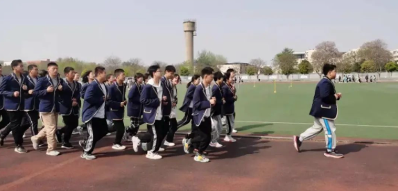 初中部 || 沖刺中考，為夢(mèng)想加油！——九年級(jí)中考體育素質(zhì)訓(xùn)練
